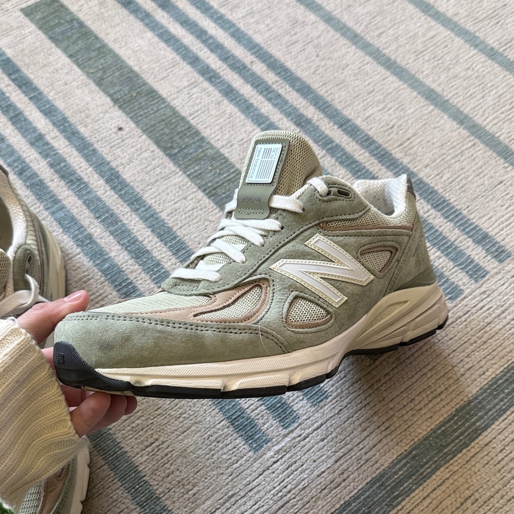 New Balance 990v4 - U990GT4 - Like New - Picture 9 of 9